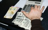 “Bankların dollarla kredit verməsi valyuta prinsiplərinə ziddir” - Ekspert