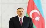 İlham Əliyev qalib güləşçiləri mükafatlandırdı