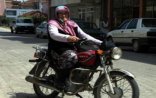 98 yaşlı nənə motosikleti 