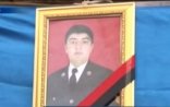 Müdafiə naziri şəhid hərbçini medalla təltif etdi