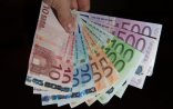 Pensiyaçı zibillikdən tapdığı on iki min Avronu polisə təhvil verib