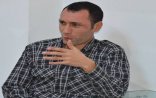 Həkim jurnalisti maşınla vurub qaçdı - VİDEO