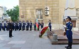 İlham Əliyev Cümhuriyyət abidəsini ziyarət etdi