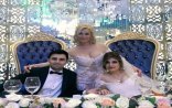 Tanınmış ifaçı oğlunun toyunda sinəsini nümayiş etdirdi - Fotolar