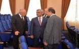 Sarkisyan daha bir məmuru işdən qovdu