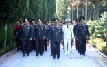 Zakir Həsənov şəhid məzarlarını ziyarət etdi - FOTO