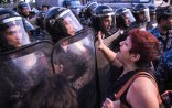 Ermənistanda  çoxlu  sayda yaralı var- Nümayişçilərlə polis arasındakı toqquşma