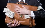Ölkədən qanunsuz pul çıxarılmasının qarşısı alındı - 20 min dollar