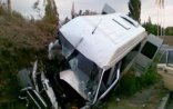 Azərbaycanda ərəb turistləri daşıyan mikroavtobus qəzaya uğrayıb