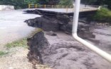 Qubada təbii fəlakət: sel avtomobili apardı