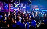 Gecə klubunda 3 kişi 1 qadını döydü - Bakıda