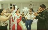 Qaraçıların toyunda pul və qızıl “yağışı” – Video
