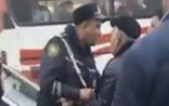 Bakıda yol polisi vətəndaşa: 