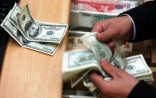Bakıda dollar artıq çayxanalarda satılır - 2,5 manata