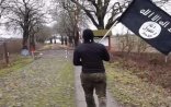 İŞİD bayrağı ilə Almaniya sərhədini keçdi - Video