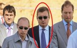 Putinin yanındakı sirli adam kimdir? – Qərb QORXUYA DÜŞDÜ