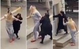 Bakıda transseksual vəzifəli şəxsə bıçaqla hücum etdi - Video