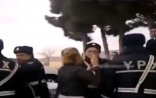 Rəqsanənin yol polisləri ilə əlbəyaxa davasının görüntüsü yayıldı - VİDEO