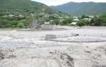 10-a yaxın kəndi sel basdı