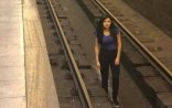 Bakı metrosunda qız relslərin üzərində şəkil çəkdirdi -  FOTOLAR