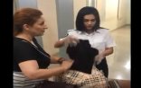 Gömrükçülər qadının çantasında şarlara bükülmüş heroin aşkarladı - VİDEO