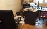 Azərbaycanda qəzet redaksiyasına naməlum şəxslər tərəfindən basqın – Polis araşdırma aparır (Fotolar)