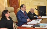 Abel Məhərrəmov konfransda kefli çıxış edib