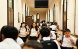 Bakıda məktəbli̇ qız dərsə ni̇yə buraxılmır? – di̇rektordan açıqlama