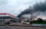 Bakıda ticarət mərkəzi yanır 