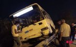 Bakıda sərnişin avtobusu qəzaya uğradı - FOTO