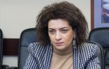 Siyasətçi Anna Akopyanı öpdü, qalmaqal yarandı — VİDEO