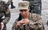 Ermənistandan növbəti rüsvayçı addım: Qadınlar kişilərin getməyə qorxduğu döyüş postlarında dayanacaq