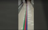 Moskvada bazar sahibi olan erməni bayrağımızı ayaqlar altına sərdi (FOTO)