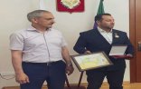 Rusiya Xalqlar Dostluğu Universitetinin dosenti, jurnlalist, politoloq Anar Həsənov “Qızıl Qartal – Dağıstanın şərəfi və fəxri” ordeni ilə mükafatlandırılıb