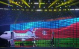 İrəvanda Azərbaycan bayrağını səhnədən qapıb, yandırdı – Video