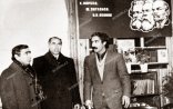 Bir şəklin tarixçəsi: Fəzail Ağamalı Ramiz Mehdiyevə məruzə edir