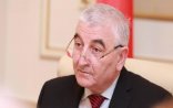 “Ramiz Mehdiyevin keçirdiyi iclasda Məzahir Pənahovun başı daha çox dönməyə, üzünün rəngi daha sürətlə dəyişməyə başladı”