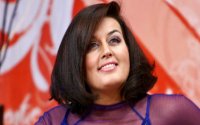 Elzaya efirdə şeir oxumaq qadağan edildi