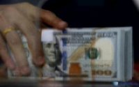 İlin sonunda 1 dollar 1.90 manatdan baha satıla bilər