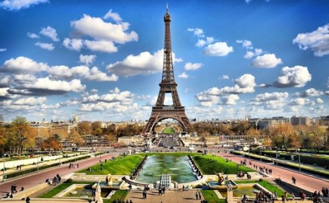 Paris dünyanın ikinci ən bahalı şəhəri seçilib