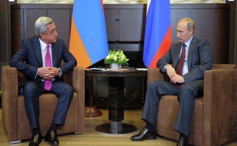 Putin “soyqırımı” qeyd etməyə İrəvana gedir
