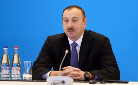 İlham Əliyev İslam Kərimovu təbrik etdi