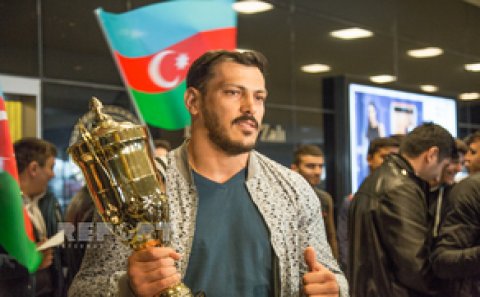 Zabit Səmədov Vətənə qayıdıb