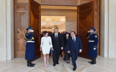 İlham Əliyev və Fransua Olland Bakıda görüşdülər