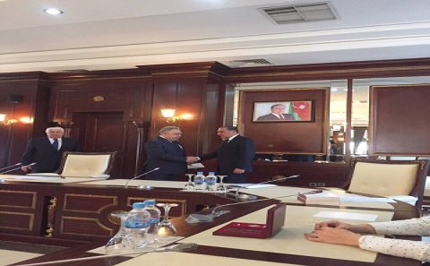 Millət vəkilləri mükafatlandırıldı-FOTO