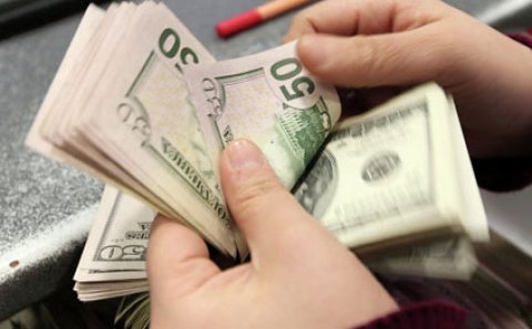 Dollar ucuzlaşdı