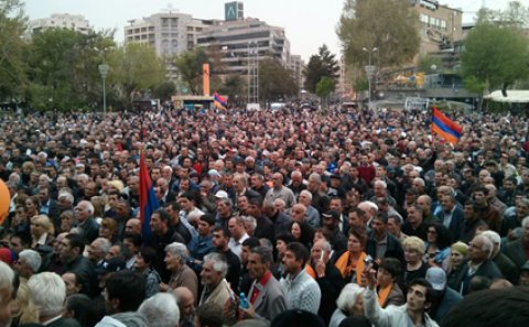 İrəvanda etiraz: "Talana son!"