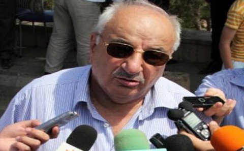 "Cavabımdan şou düzəldirsiz..." - Abid Şərifov jurnalistə qarşı kobudluğundan danışdı