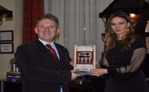 Millət vəkili Makedoniya ziyalıları ilə görüşdü