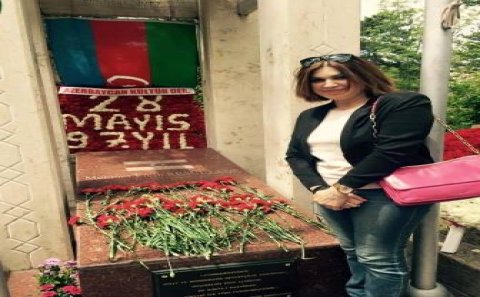 Sənubər İskəndərli M.Ə.Rəsulzadənin məzarını ziyarət etdi